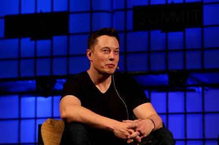 Elon Musk reaches agreement to buy Twitter for about 44 billion dollars