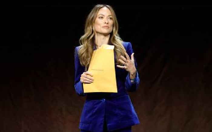 Olivia Wilde in shock after being 'served custody papers while on stage'