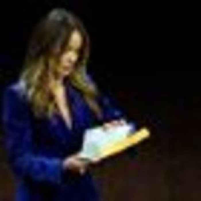Olivia Wilde served with custody papers while on stage in Las Vegas