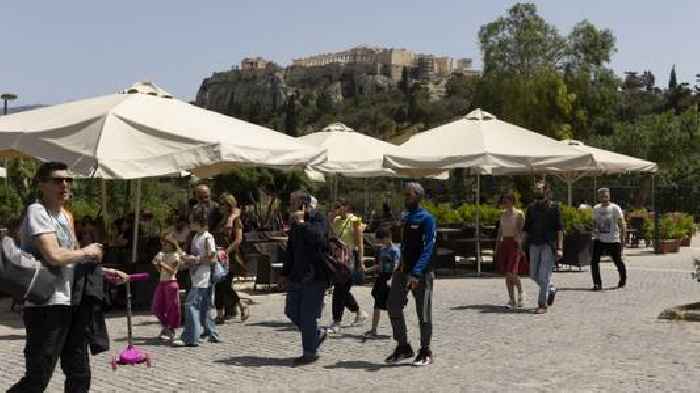 Tourists, Rejoice! Italy, Greece Relax COVID-19 Restrictions