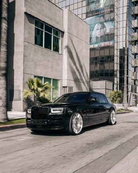 $600k Rolls-Royce Phantom VIII Rides All Blacked-Out and Lowered on Brushed 26s