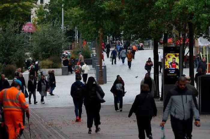 People on Universal Credit or JSA could be eligible for £627 every four weeks