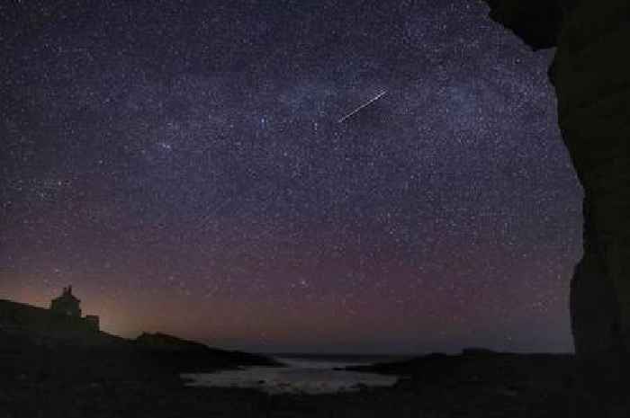 The Eta Aquariids meteor shower is happening tonight and this is how you can see the Halley's Comet shooting star spectacle