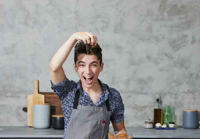 Jewish TikTok star Eitan Bernath pushes kosher cooks to innovate