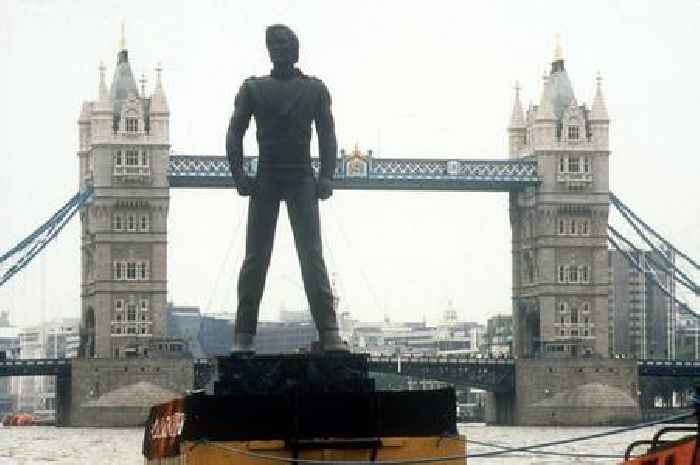 Michael Jackson statue and Roman brothel amongst items found in River Thames