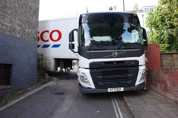 Bristol traffic LIVE: Tesco lorry stuck in Bristol side street for nine hours... and counting