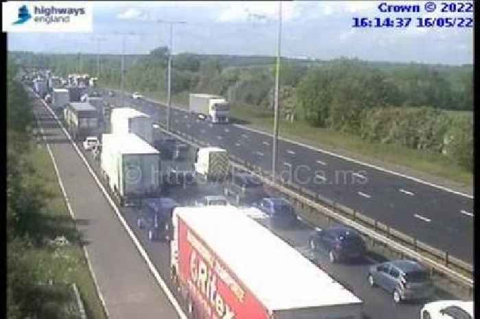 Live updates as police close off M1 near East Midlands Airport following 'incident'