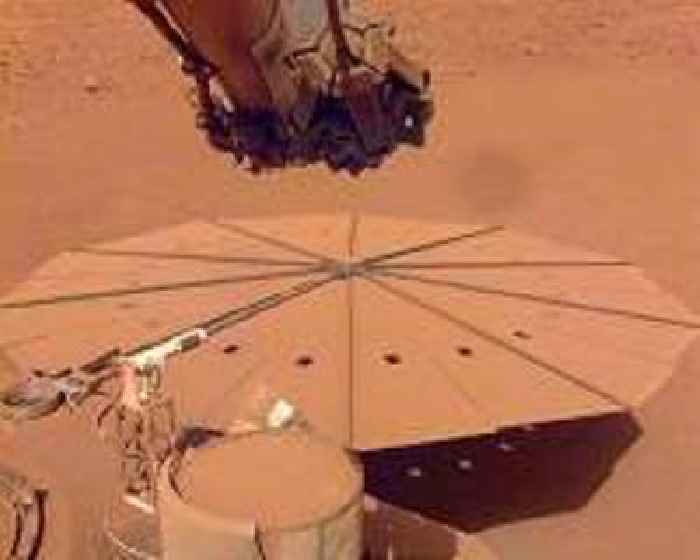 NASA's InSight Still Hunting Marsquakes as Power Levels Diminish