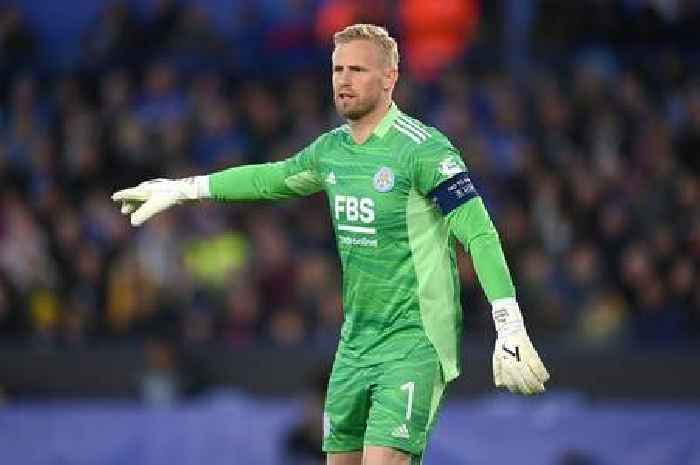 Leicester City 'eyeing' Premier League keeper as potential replacement for Kasper Schmeichel