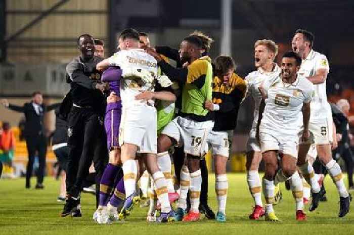 'Never know when they are beaten' - Darrell Clarke hails Port Vale players as they beat Swindon