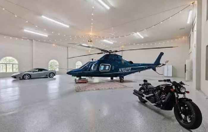 $6.2 Million Mansion With 2 Private Hangars Is an Aviation Enthusiast’s Dream Come True