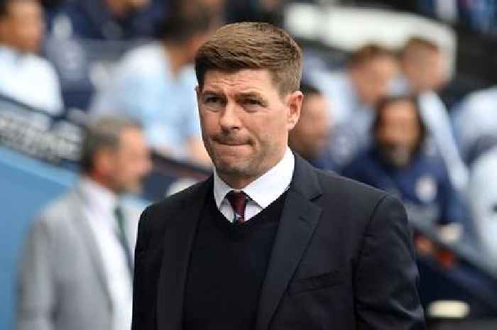 Steven Gerrard furious as Aston Villa player 'attacked by Man City fans' after Etihad pitch invasion