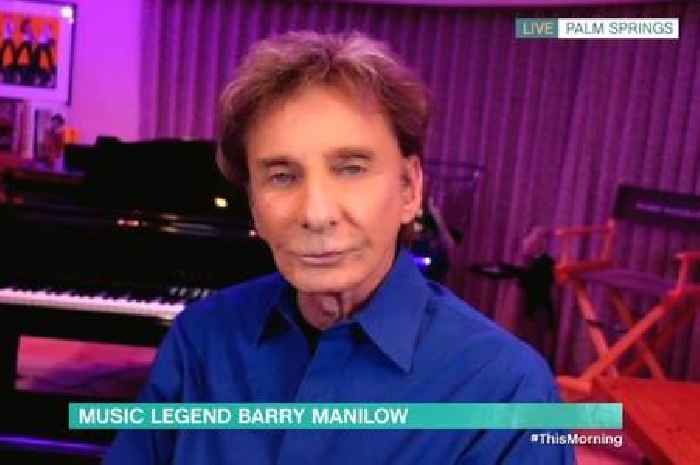 Fans concerned that Barry Manilow's face just 'does not move' on This Morning
