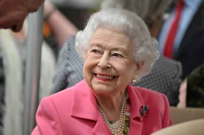 'Make Elizabeth the last' anti-monarchy billboards spring up across UK