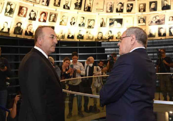 Turkish FM calls to eradicate antisemitism at Yad Vashem visit