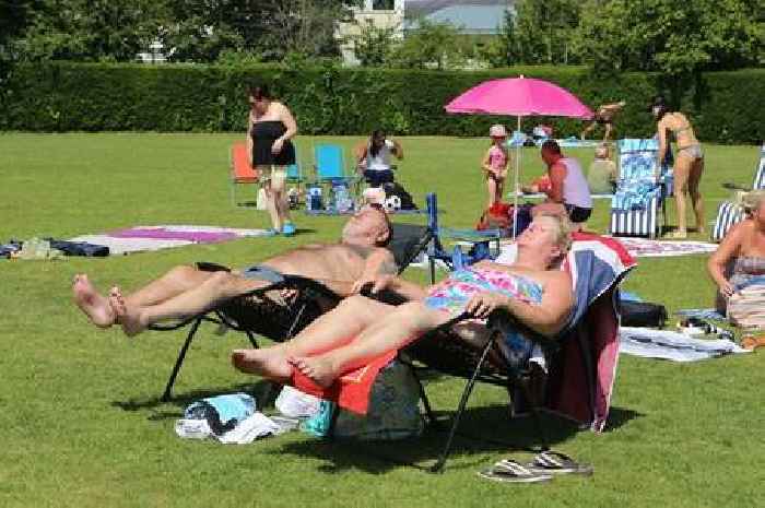 UK weather: Met Office predicts warm weekend ahead of showery Jubilee bank holiday