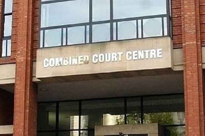 Hull mum who threatened pregnant woman with garden fork chucks brick at ex's door in toilet row