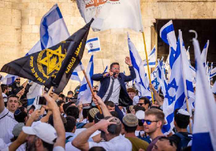 Israelis march on Jerusalem Day to 'show love of Israel, not hate for Arabs'