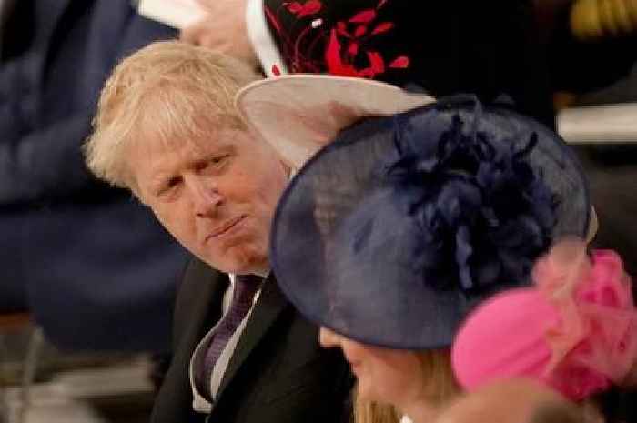 Boris Johnson and wife Carrie booed as they arrive at Platinum Jubilee thanksgiving service