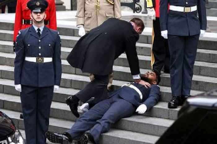 Guards faint on steps to St Paul's Cathedral ahead of thanksgiving service for Queen's Platinum Jubilee