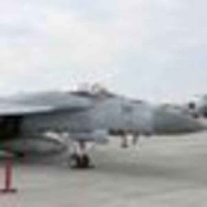 Pilot killed after US Navy fighter jet crashes in California