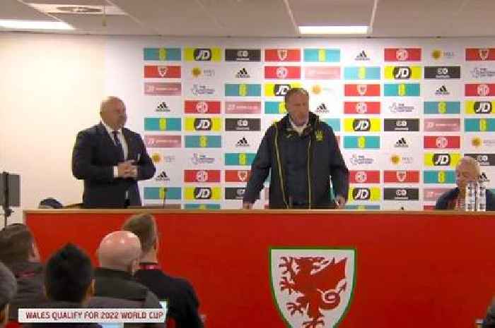 Ukraine boss applauded while walking out of press conference with message to Wales