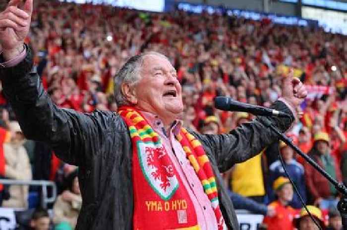 We asked Dafydd Iwan how he felt about Wales' glorious Yma O Hyd renditions at World Cup play-off win