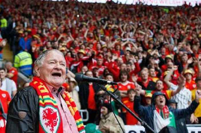 Wales fans launch campaign to get Dayfdd Iwan's Yma O Hyd to number one after World Cup qualification