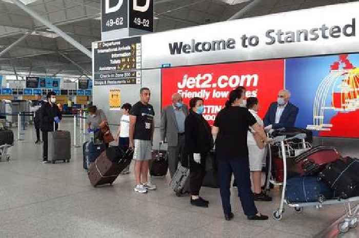 TUI, easyJet, Jet2, British Airways: Travel expert advises holidaymakers to 'know their rights' to avoid airport chaos