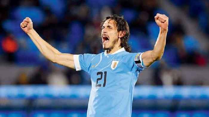Brace from Edinson Cavani helps Uruguay rout Panama 5-0
