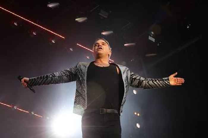 Deadline to pre-order new Robbie Williams album to jump tour tickets queue