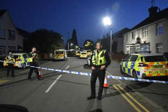 Gun shots and screaming heard as residents left 'terrified' after Scunthorpe police incident
