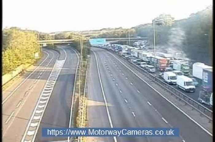 M25 closed in both directions due to police incident - latest updates