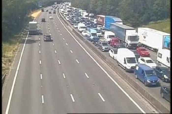 Live M25 traffic updates today as crash and M26 closure cause traffic hell in Surrey