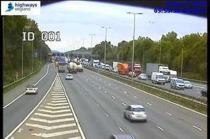 Updates as lane on M1 southbound is shut after crash between lorry and car