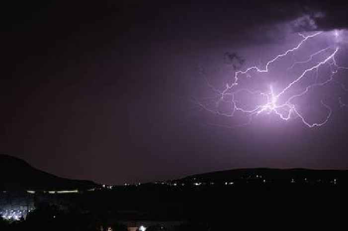 Met Office issues thunderstorm warning for Wales