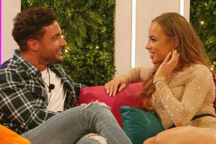 Love Island's Danica Taylor has her first kiss in the villa