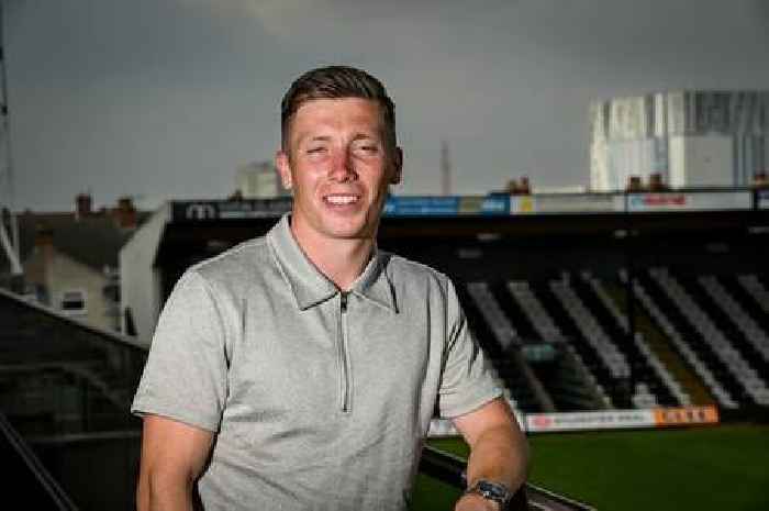 Harry Clifton signs new two-year deal with Grimsby Town as squad takes shape for EFL return