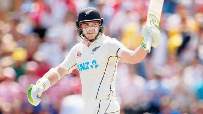 New Zealand opener Tom Latham keeps England at bay on day 3 of third Test