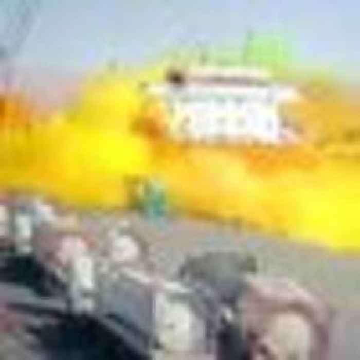 Toxic yellow chlorine explosion at Jordan port kills at least 10 and injures 250