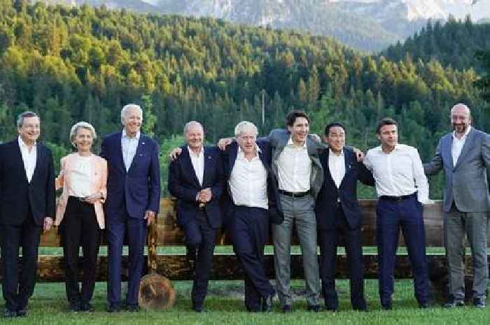 BBC Bargain Hunt: Fans mock G7 leaders for 'worst stag do' picture