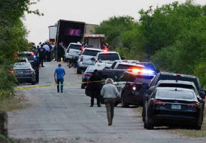'Stacks of bodies': 46 dead migrants found in truck in San Antonio, Texas