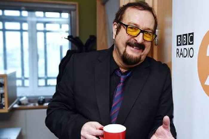 BBC legend Steve Wright quits show after 20 years