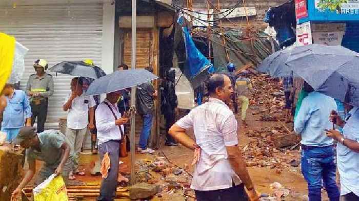 Kalbadevi collapse: Building was under repairs for 2 years
