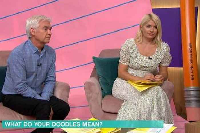 Holly Willoughby emotional as news item overshadowed by Boris Johnson future