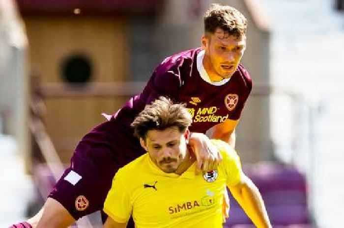 Joe Wright won't get Hearts deal as Robbie Neilson pursues other defensive options after trial stint