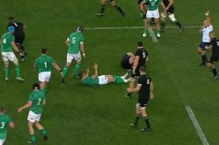 'Sickening' head collision in New Zealand v Ireland Test sees players floored amid red card