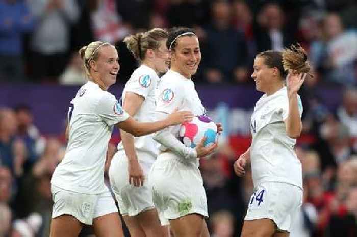 England's Beth Mead pinpoints key reason why Lionesses may change kit colour at Women's Euro 2022