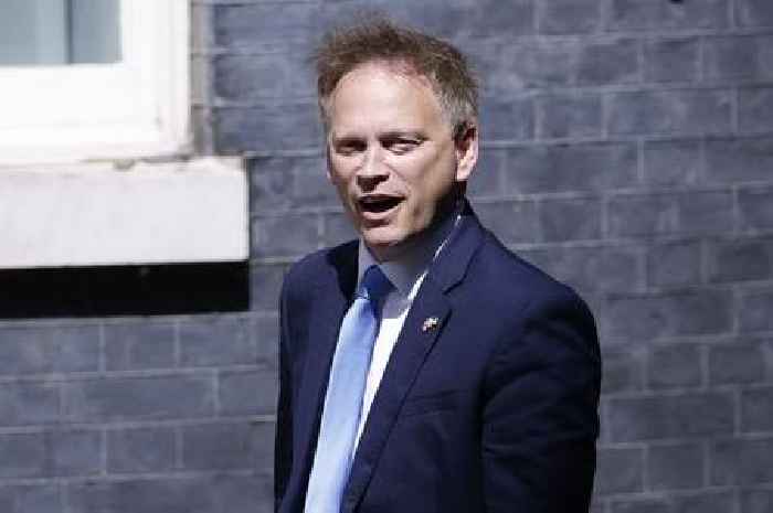 Grant Shapps pulls out of Tory leadership contest and backs rival