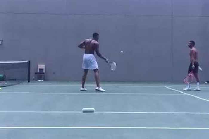 Anthony Joshua already in Saudi Arabia and warms up for Usyk with spot of tennis